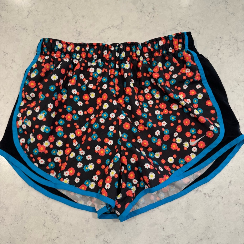 NIKE Tempo Floral Print Women’s Medium Running Shorts Black w/ Blue Trim Workout
